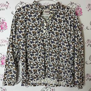 Perspective Floral Print Top White Blue buttons vintage shirt